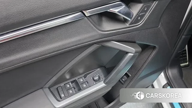 Audi Q3 (F3) 2020 Белый из Кореи, фото 4