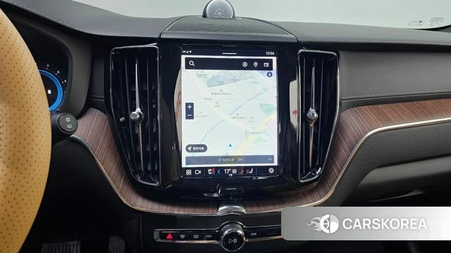 Volvo XC60 second Generation 2022 Белый из Кореи, фото 4