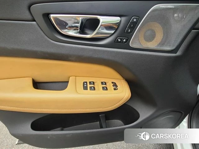 Volvo XC60 second Generation 2018 Белый из Кореи, фото 4