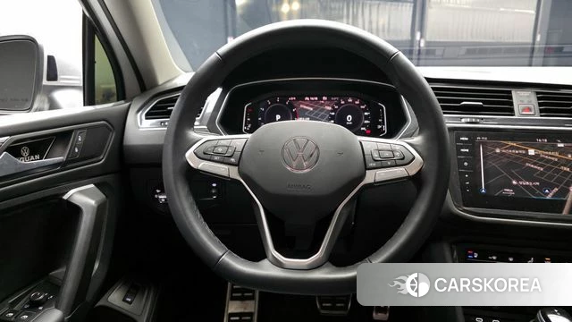 Volkswagen Tiguan Allspace 2024 Белый из Кореи, фото 4