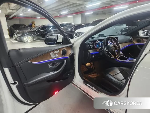 Mercedes-Benz E-Class W213 2021 Белый из Кореи, фото 4