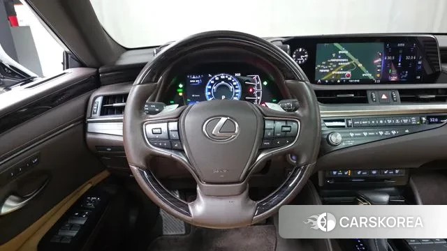 Lexus ES300h 7th generation 2021 Цвет тростника из Кореи, фото 4