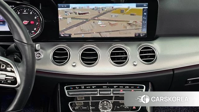 Mercedes-Benz E-Class W213 2019 Белый из Кореи, фото 4