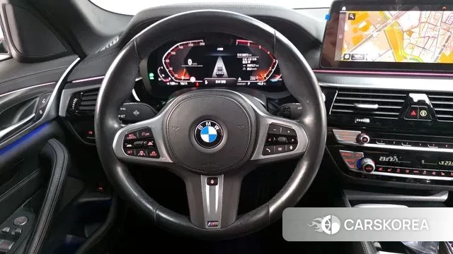 BMW 5 Series (G30) 2023 Белый из Кореи, фото 4