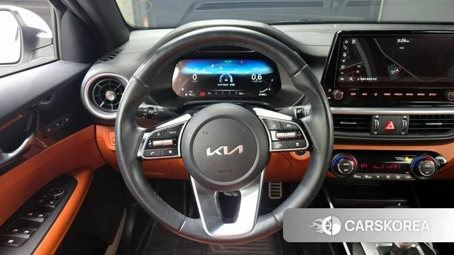 Kia The New K3 2nd generation 2023 Белый из Кореи, фото 4