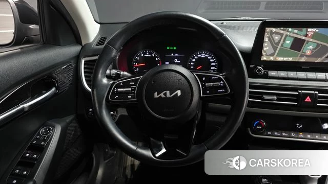 Kia Seltos 2022 Черный из Кореи, фото 4