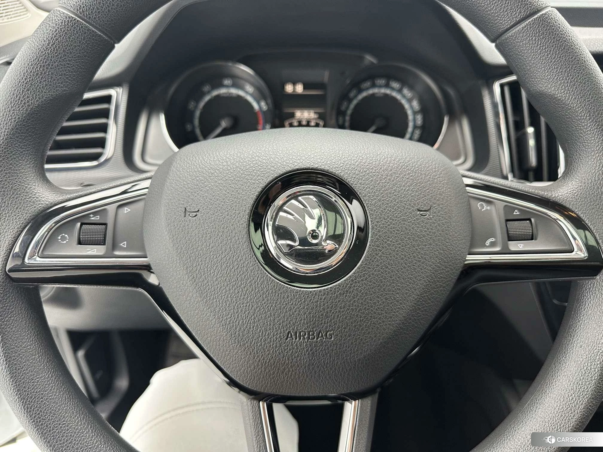 Skoda Komick 2023 Белый из Китая, фото 4