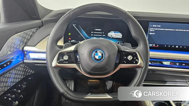 BMW 7 Series (G70) 2023 Белый из Кореи, фото 4