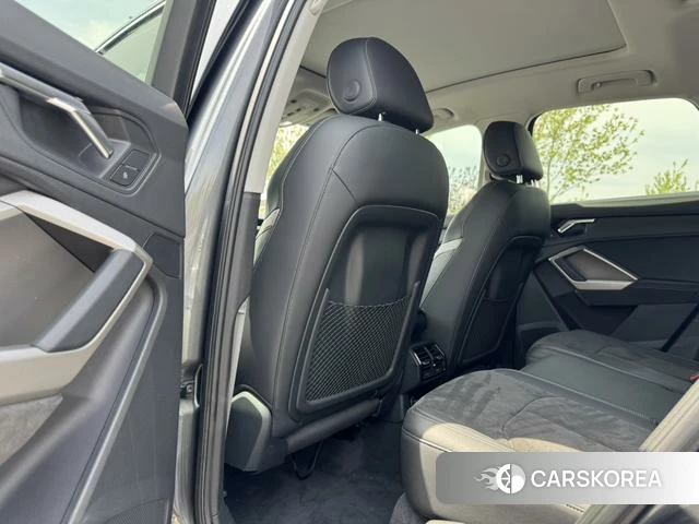 Audi Q3 2022 Темно-серый из Китая, фото 4