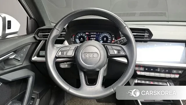 Audi A3 (8Y) 2023 Белый из Кореи, фото 4