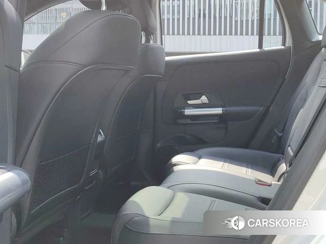 Mercedes-Benz GLA 2024 Белый из Китая, фото 4