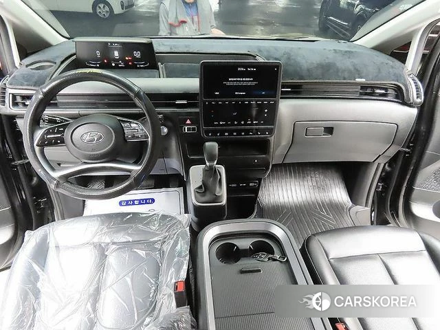 Hyundai Staria 2023 Черный из Кореи, фото 4