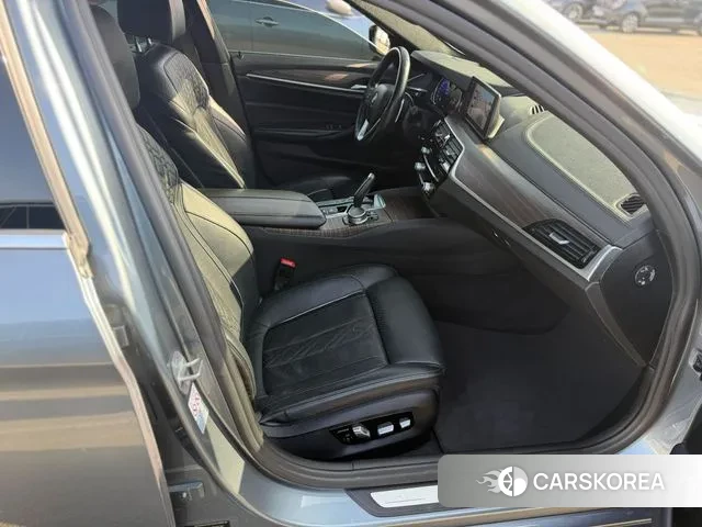 BMW 5 Series (G30) 2018 Серый из Кореи, фото 4