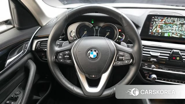 BMW 5 Series (G30) 2018 Белый из Кореи, фото 4