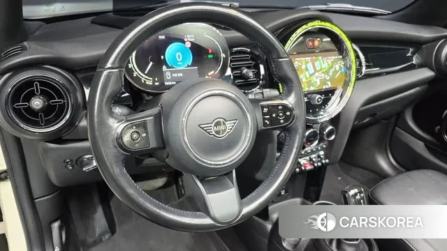 Mini Cooper Convertible 2022 Жемчужный цвет из Кореи, фото 4