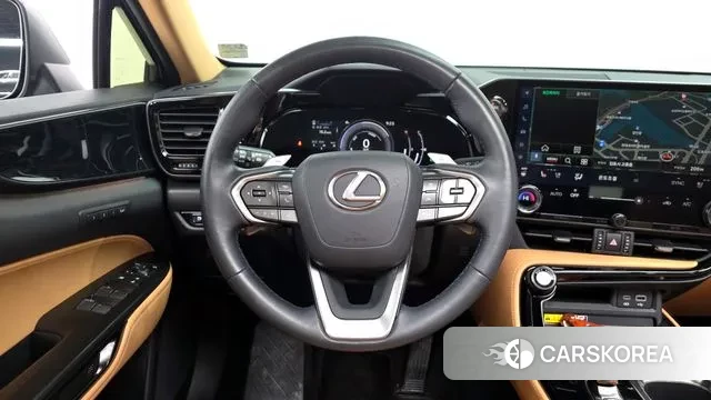 Lexus NX350h Second generation 2024 Серебристо-серый из Кореи, фото 4