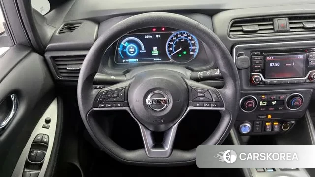 Nissan Leaf (ZE1) 2019 Белый из Кореи, фото 4
