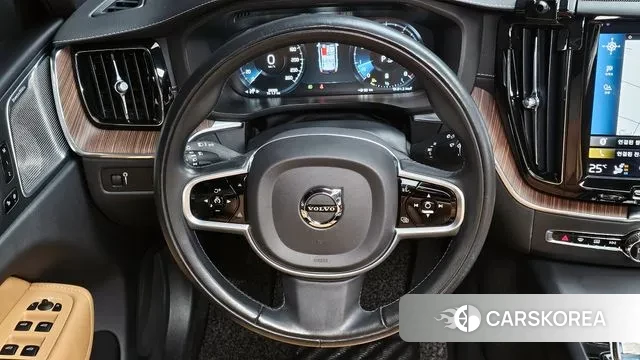 Volvo XC60 second Generation 2021 Черный из Кореи, фото 4
