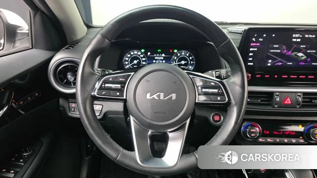 Kia The New K3 2nd generation 2021 Белый из Кореи, фото 4