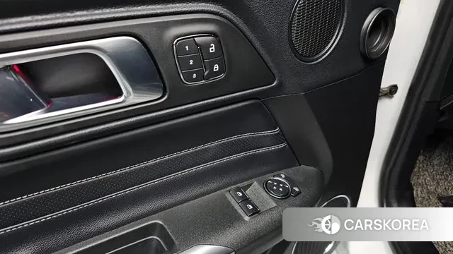 Ford Mustang 2019 Белый из Кореи, фото 4