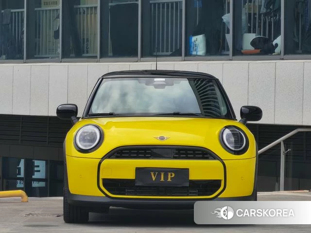 MINI Unknown 2025 Желтый из Китая, фото 4