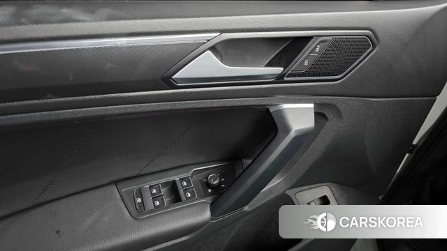 Volkswagen Tiguan second Generation 2020 Белый из Кореи, фото 4