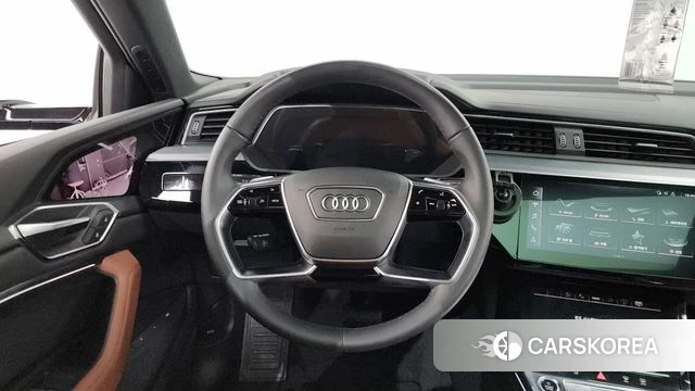 Audi e-Tron 2023 Черный из Кореи, фото 4