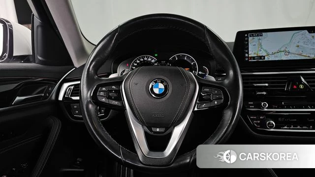 BMW 5 Series (G30) 2018 Белый из Кореи, фото 4