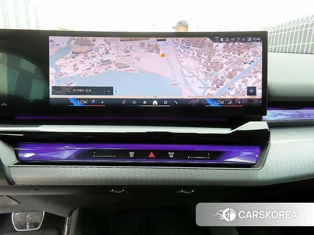 BMW 5 Series (G60) 2025 Белый из Кореи, фото 4