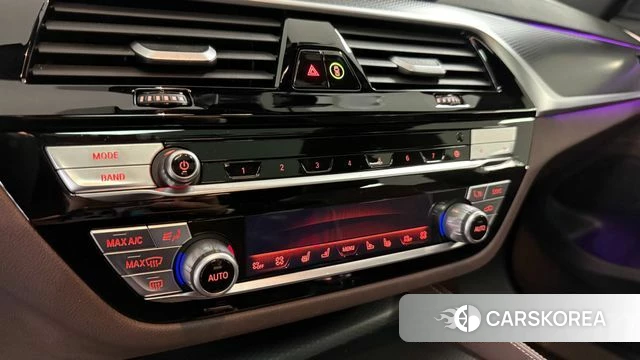 BMW 6 Series GT (G32) 2023 Белый из Кореи, фото 4