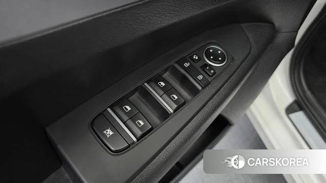 Kia The New K3 2nd generation 2022 Белый из Кореи, фото 4
