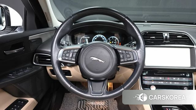 Jaguar XE 2019 Белый из Кореи, фото 4
