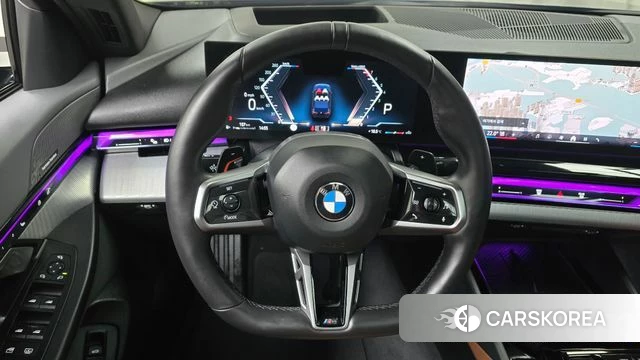 BMW 5 Series (G60) 2025 Черный из Кореи, фото 4