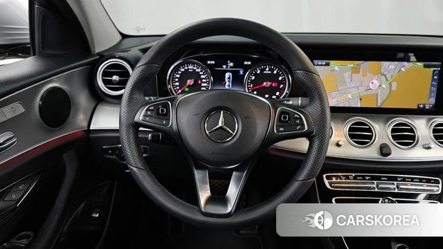 Mercedes-Benz E-Class W213 2018 Серебряный из Кореи, фото 4