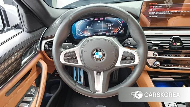 BMW 5 Series (G30) 2021 Серебристо-серый из Кореи, фото 4