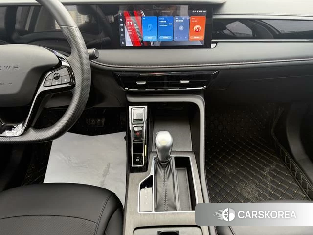 Roewe i5 2025 Белый из Китая, фото 4