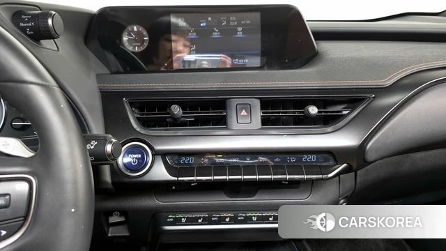 Lexus UX300e 2022 Белый из Кореи, фото 4