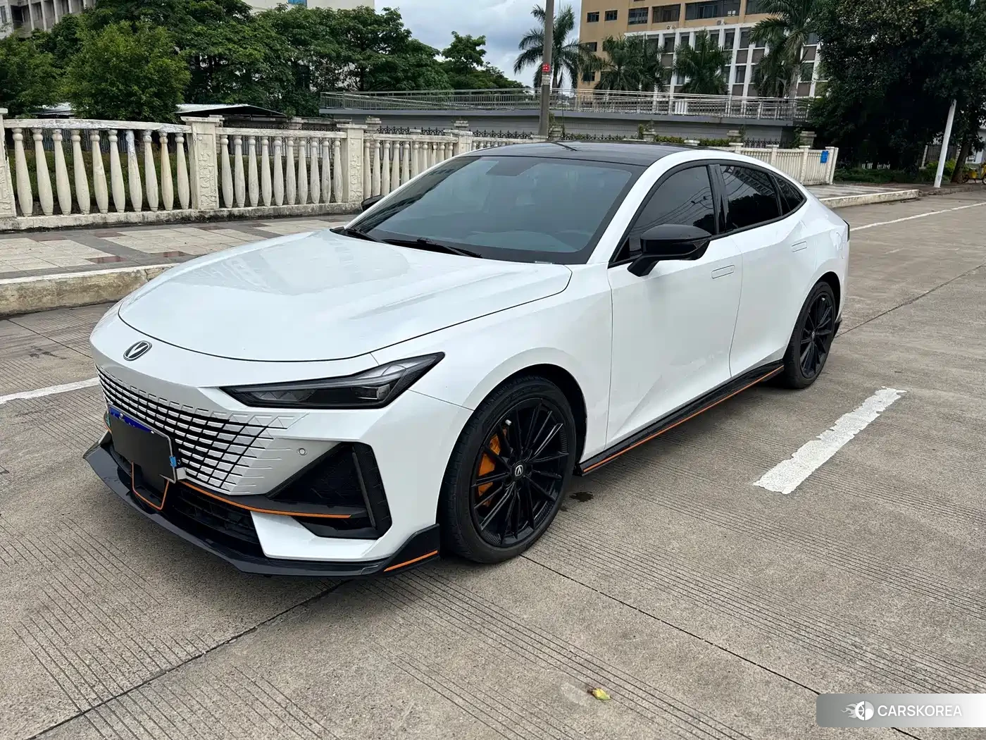 Chang'an UNI-V 2023 Белый из Китая, фото 4