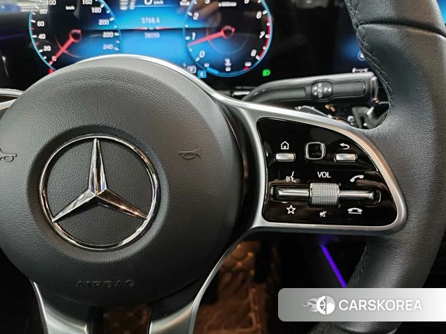 Mercedes-Benz GLA 2023 Белый из Китая, фото 4