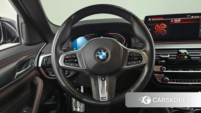 BMW 5 Series (G30) 2022 Черный из Кореи, фото 4