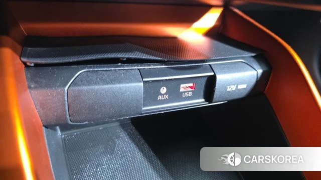 Kia Stonic 2018 Белый из Кореи, фото 4