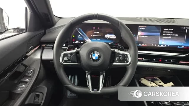 BMW 5 Series (G60) 2024 Белый из Кореи, фото 4