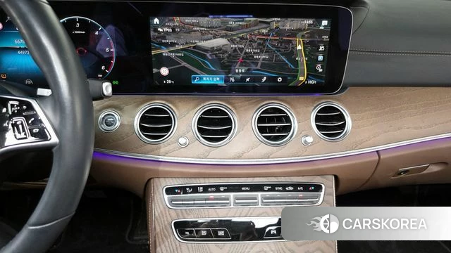 Mercedes-Benz E-Class W213 2022 Белый из Кореи, фото 4