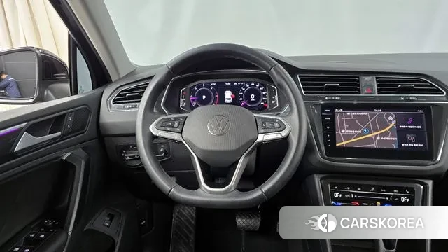 Volkswagen Tiguan second Generation 2023 Черный из Кореи, фото 4