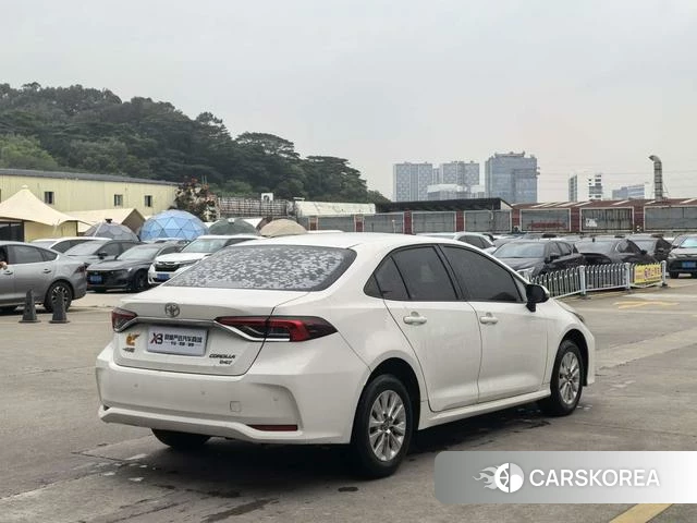 Toyota Corolla 2022 Белый из Китая, фото 4