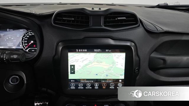 Jeep Renegade 2023 Белый из Кореи, фото 4