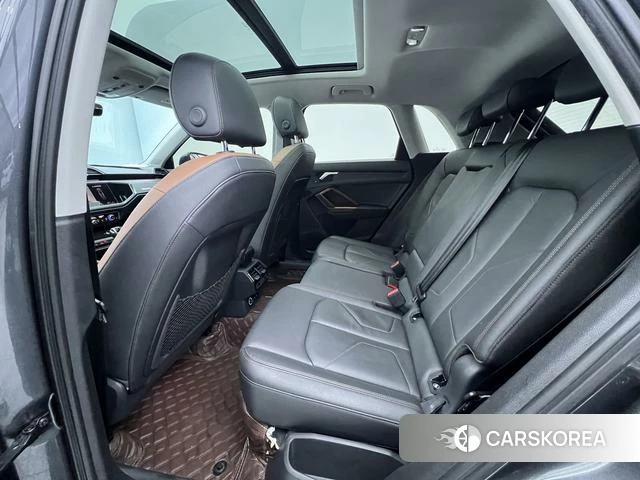 Audi Q3 2022 Темно-серый из Китая, фото 4