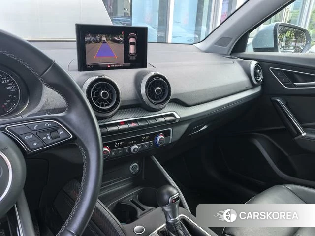 Audi Q2L 2024 Серебристо-серый из Китая, фото 4