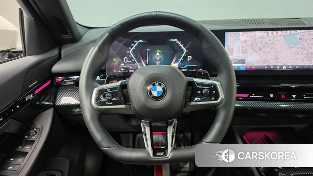BMW 5 Series (G60) 2024 Белый из Кореи, фото 4