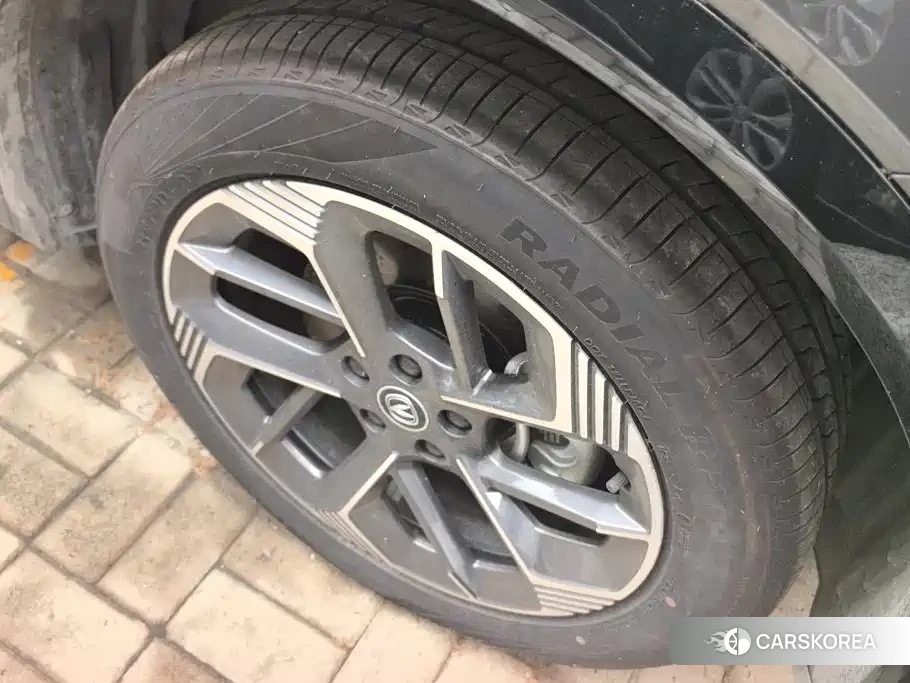 Chang'an Changan CS75PLUS 2026 Silver/gray из Китая, фото 4